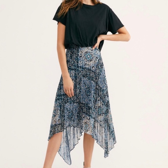 Free People Diamond Heart Pleated Maxi Ski…